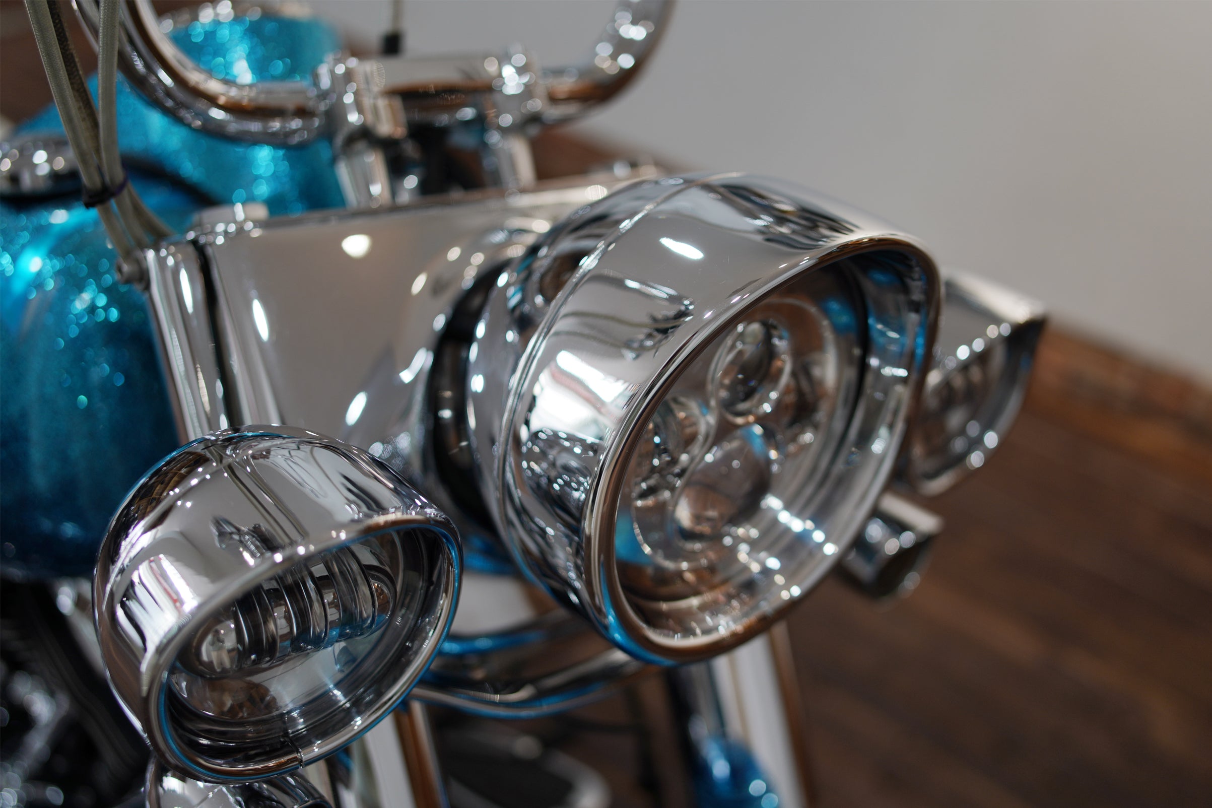 Headlight housing assembly for 2006-2020 Softail Deluxe
