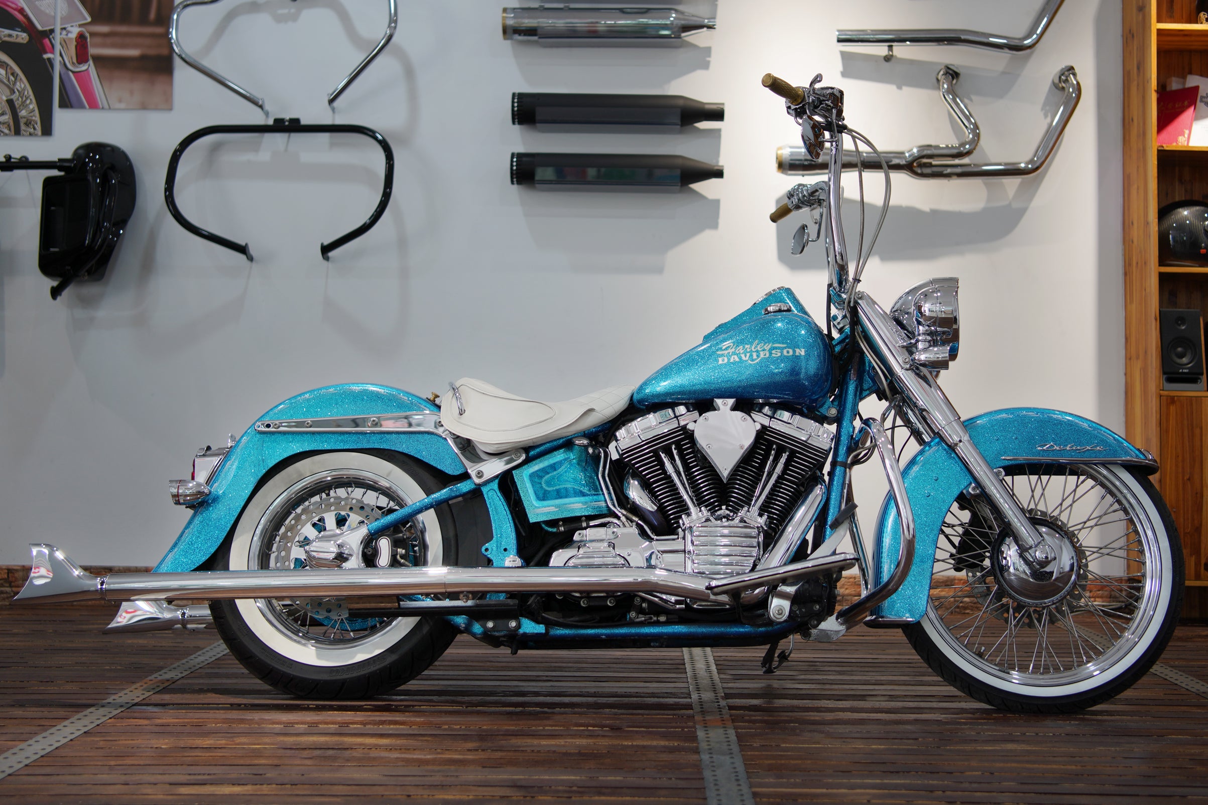 Harley Davidson modified fish tail exhaust for Softail Deluxe